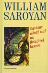 Odvážny mladý muž na lietajúcej hrazde