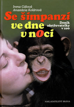 Se šimpanzi ve dne v noci