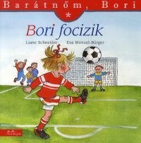 Barátnőm, Bori: Bori focizik