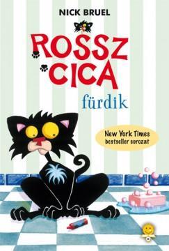 Rossz cica fürdik