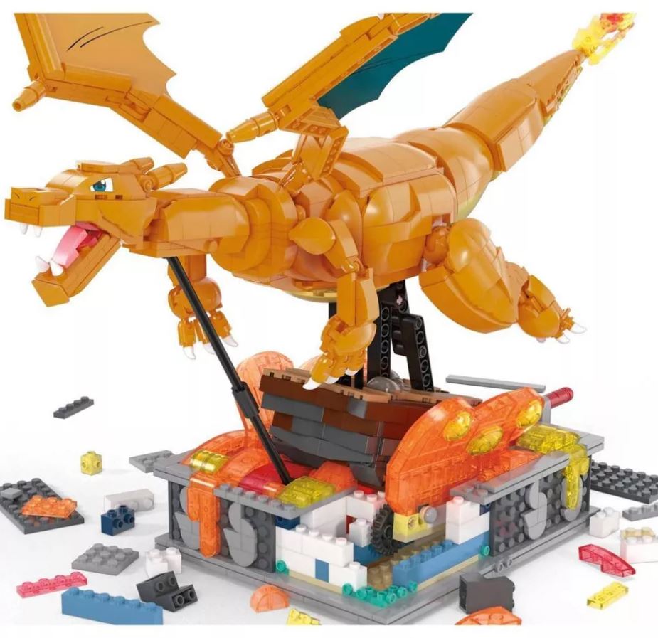 MEGA Pokémon pohyblivá figúrka - Charizard Mattel