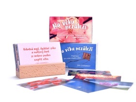 Kniha Na věku nezáleží S dřevěným stojánkem