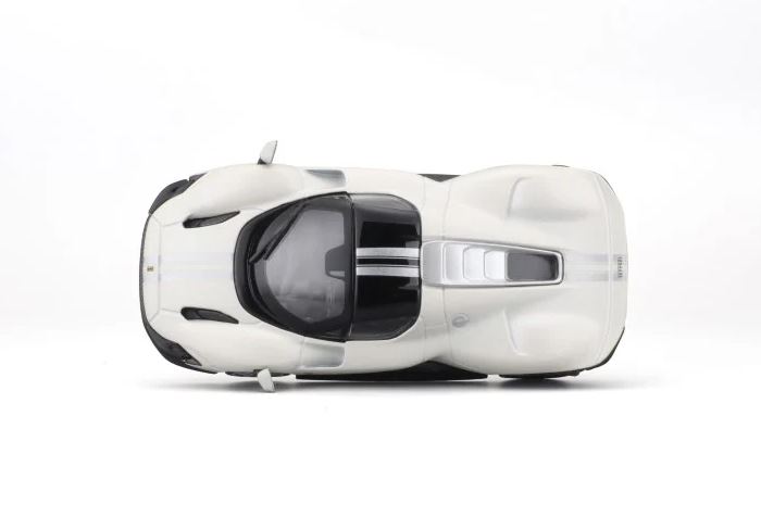 Bburago 1:43 Ferrari  Signature Series - Ferrari Daytona SP3 - White w/blue stripe