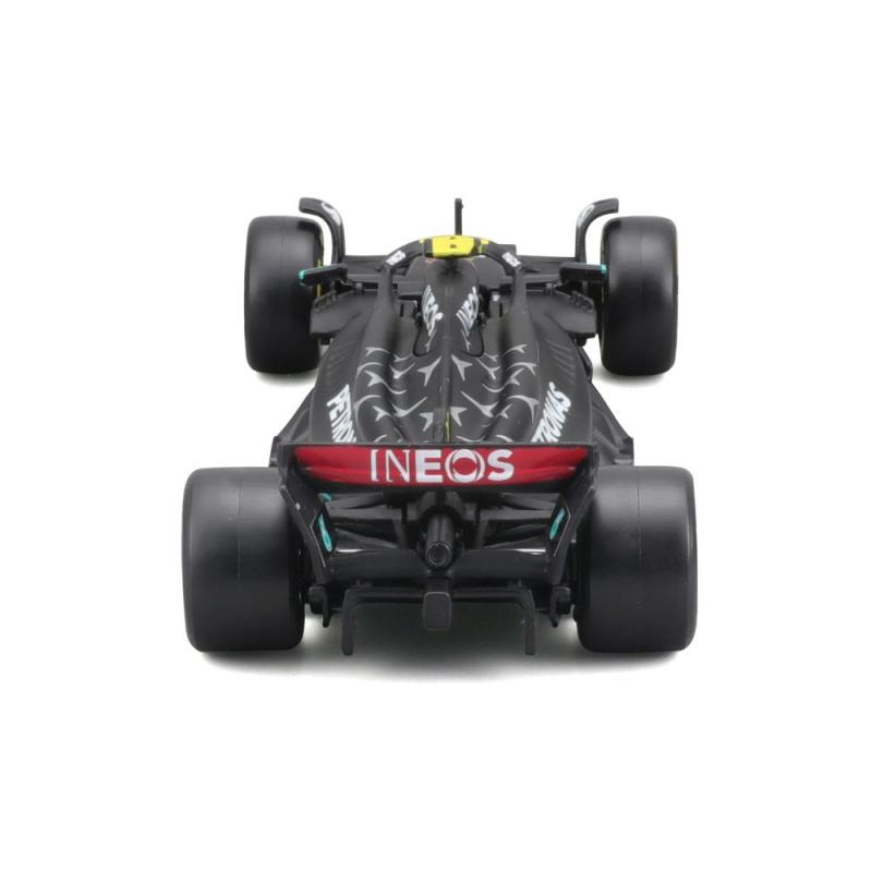Bburago 1:43 RACE Formula F1 - Mercedes-AMG F1 W14 E Performance (2023) 44 (Lewis Hamilton) - with driver and decorative box