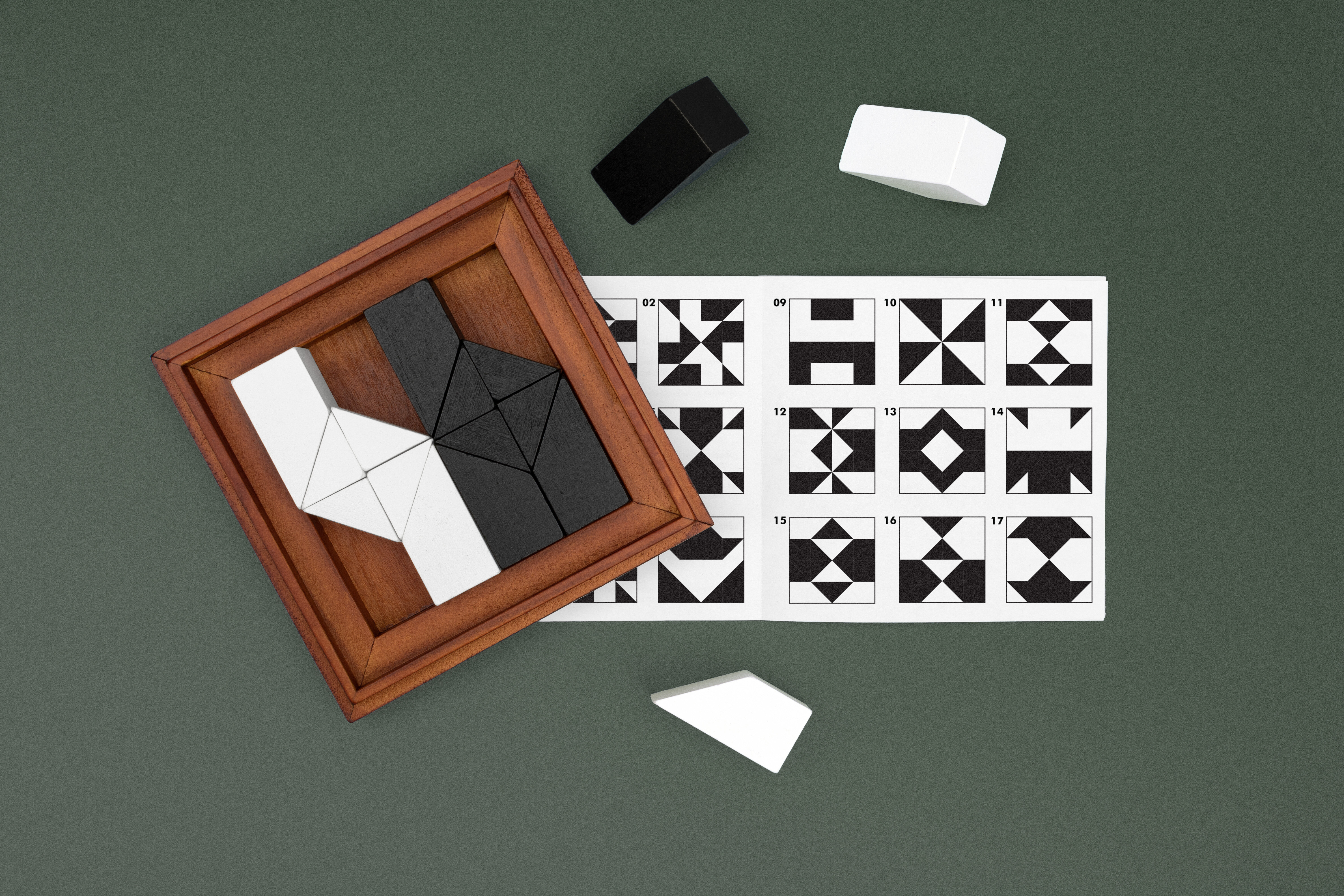 Iron & Glory Tangram puzzle