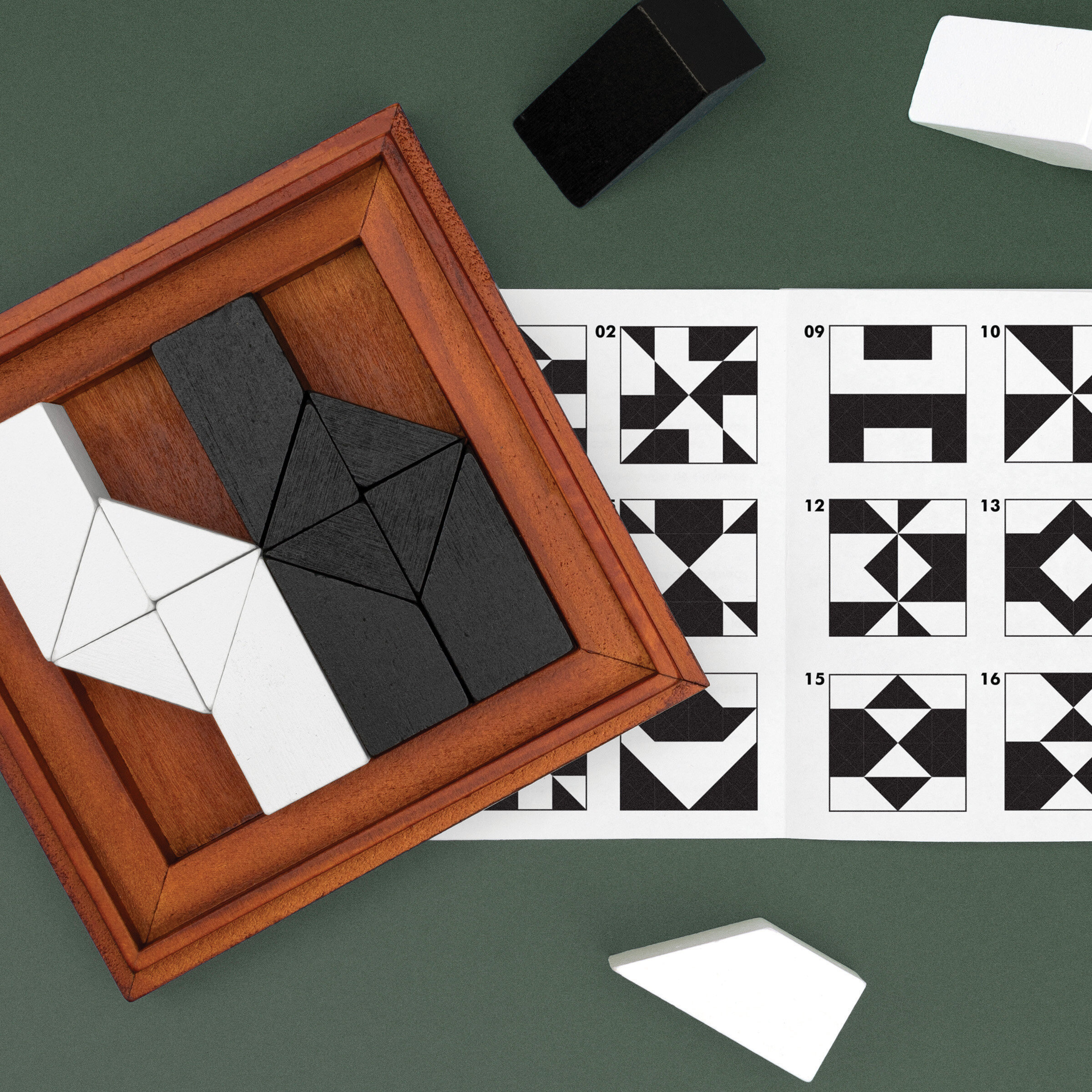 Iron & Glory Tangram puzzle