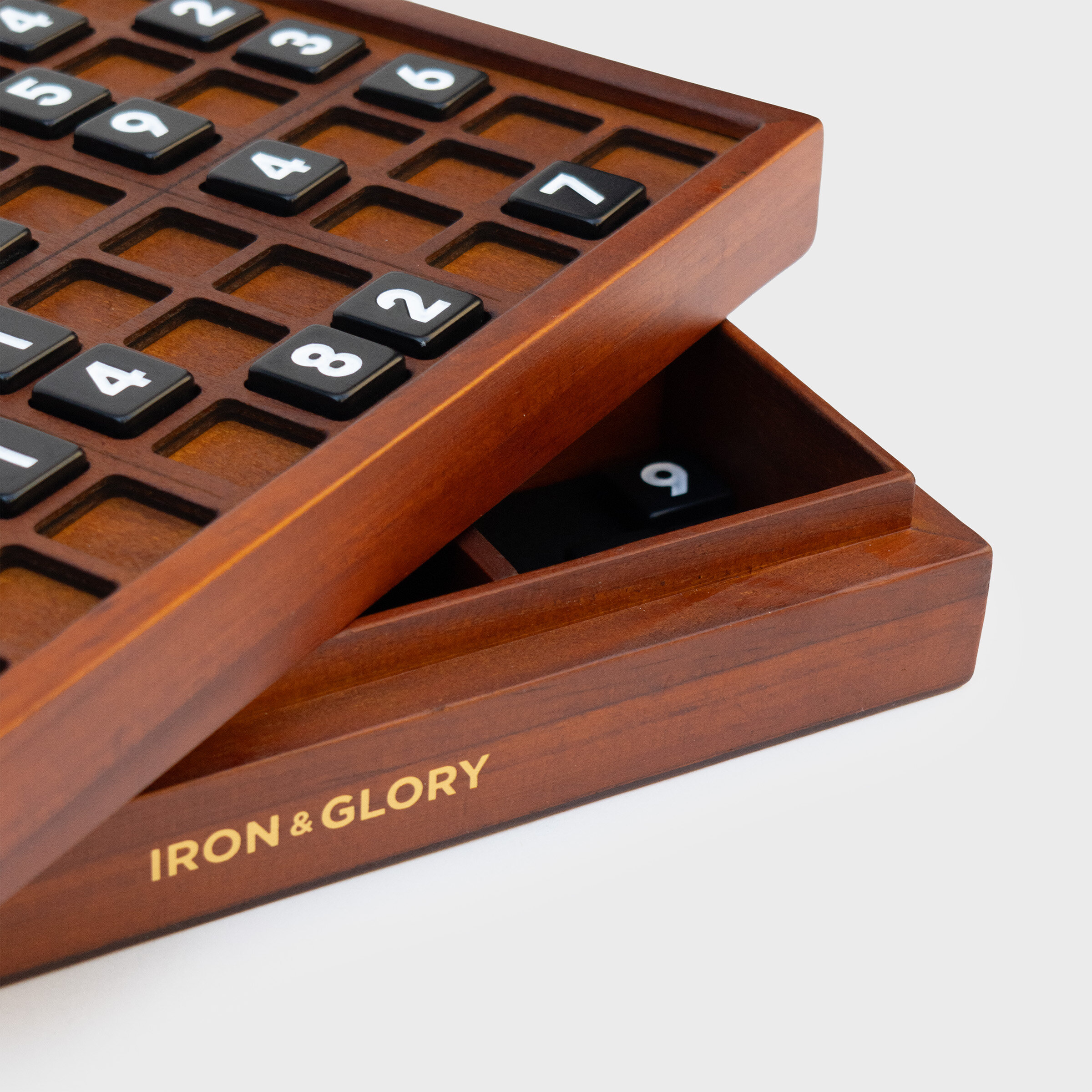 Iron & Glory Deluxe Sudoku hra