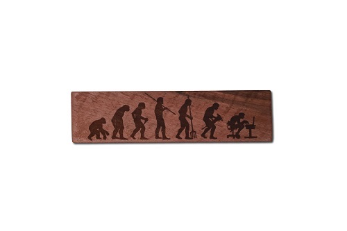 Drevená záložka Homo sapiens 013