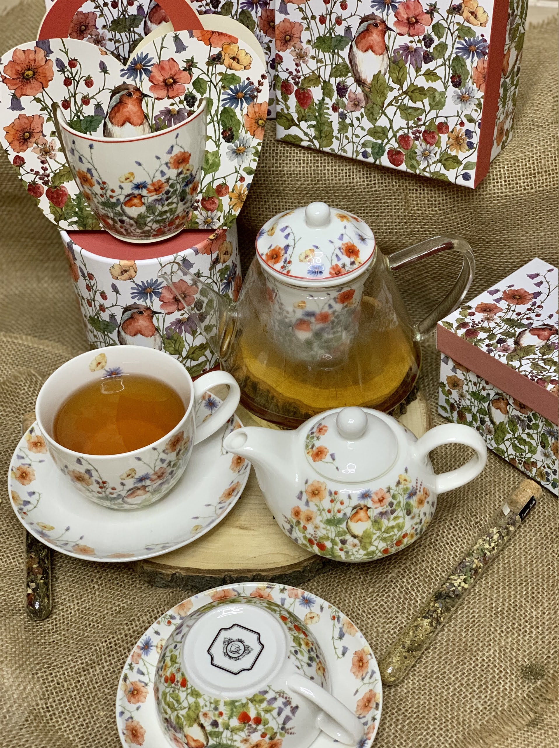 Porcelánový hrnček so sitkom a krytom Wild Bird - Divý vták 380 ml