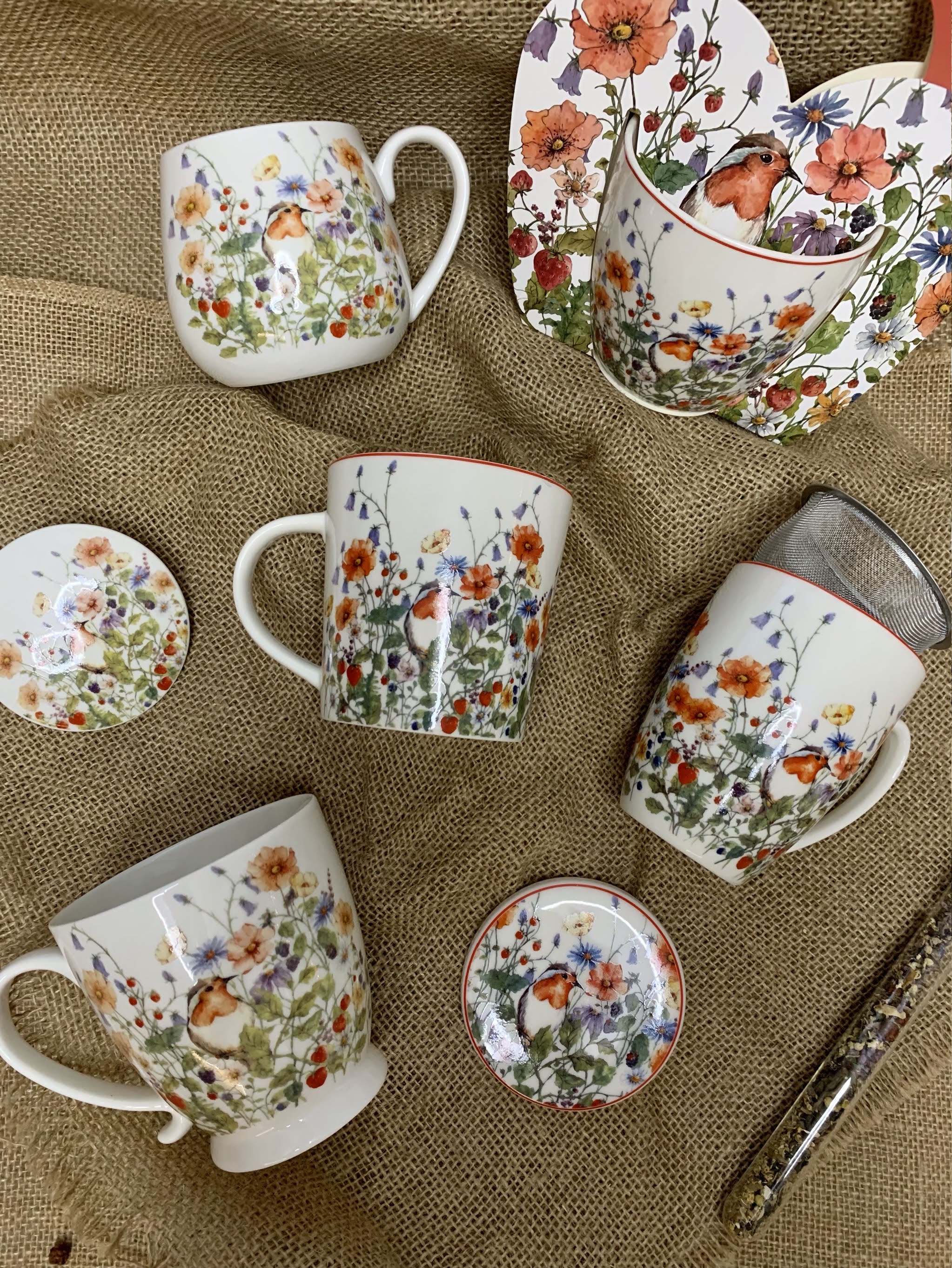Porcelánový hrnček so sitkom a krytom Wild Bird - Divý vták 380 ml