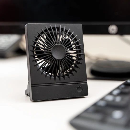 Kikkerland Nabíjateľný ventilátor tenký