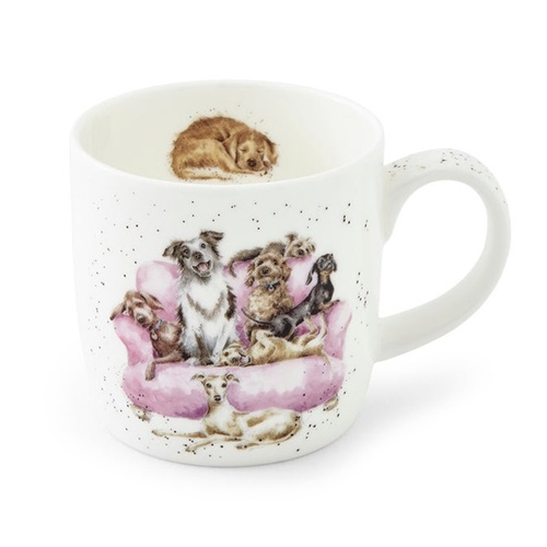 Porcelánový hrnček "Movie Night", 0,31 l Wrendale Designs - psíkovia na gauči
