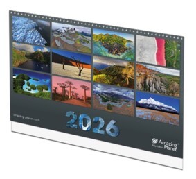 Nástenný kalendár Amazing Planet 2026