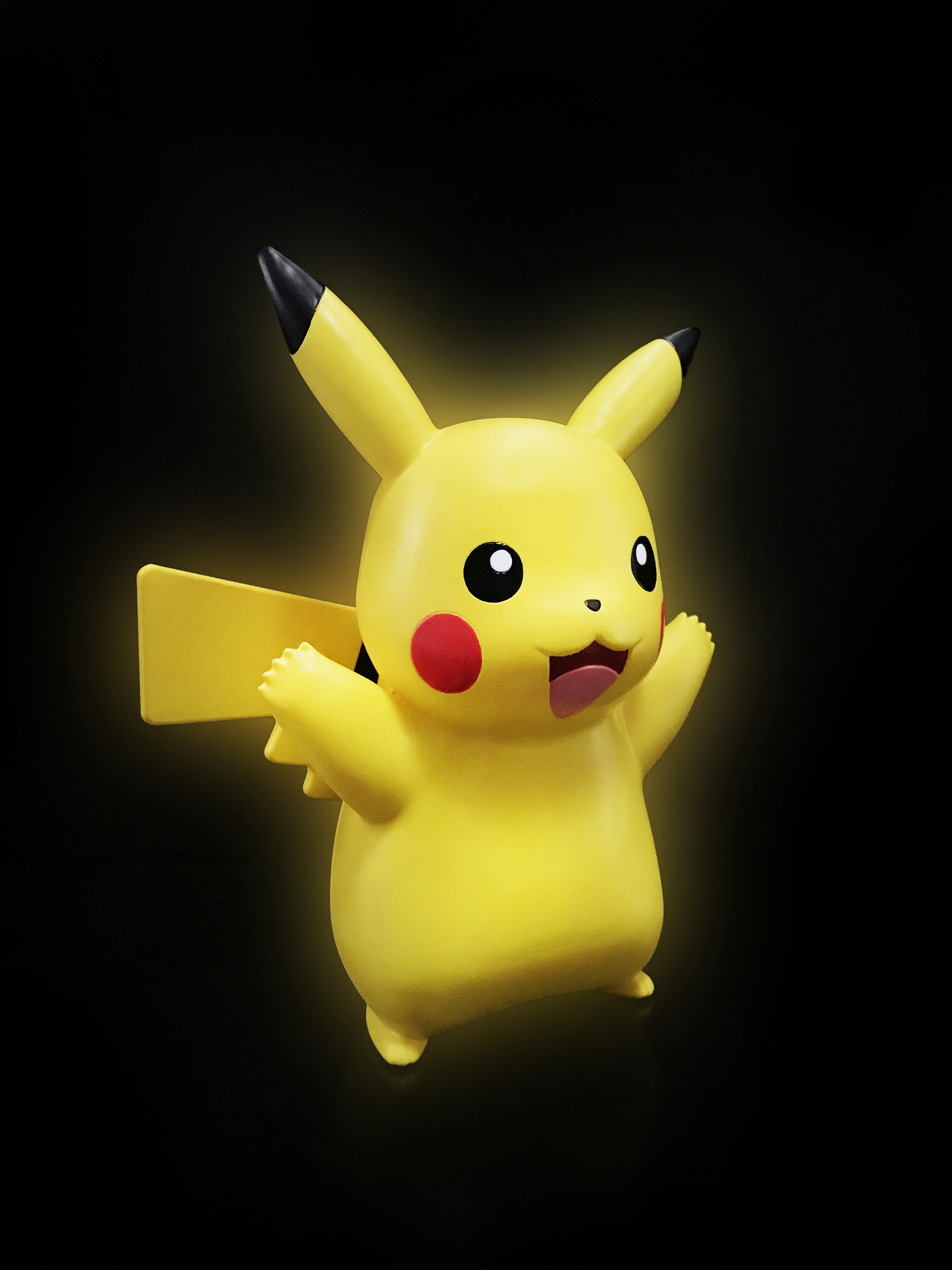 Teknofun Pokémon - Štastný Pikachu svietiaca figúrka/ lampa 25cm