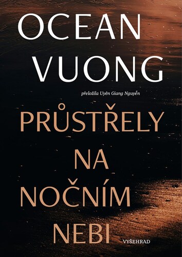 Průstřely na nočním nebi