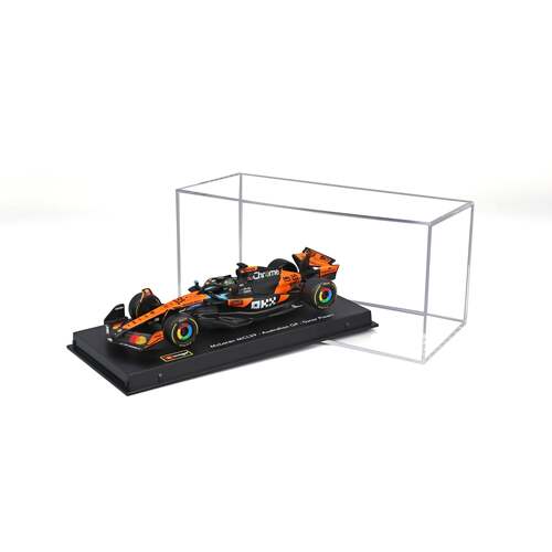 Bburago Formula 1 McLaren MCL39 č. 81 Oscar Piastri v dekoratívnom boxe – mierka 1:43