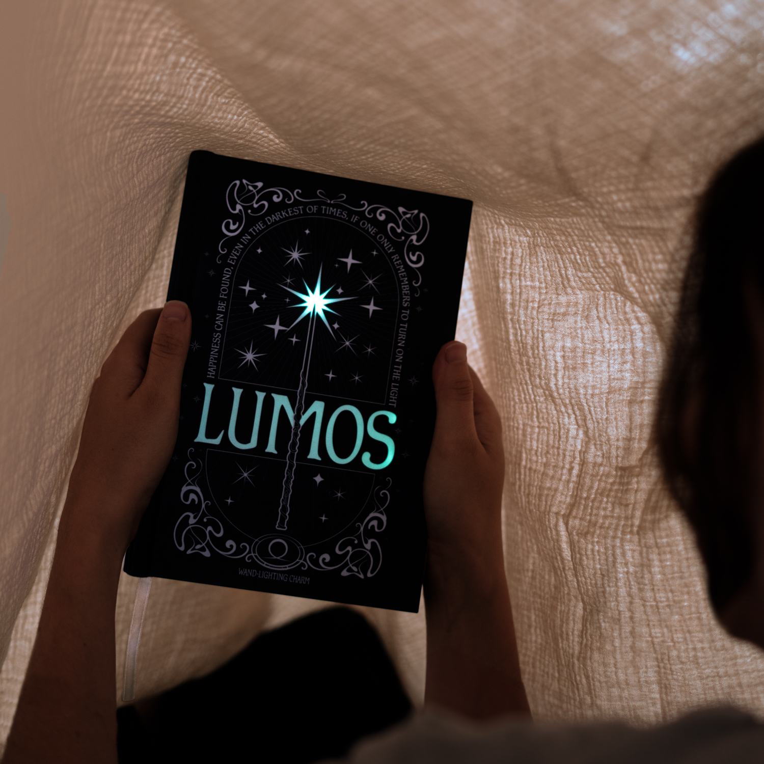 HARRY POTTER LUMOS MAXIMA PRÉMIOVÝ ZÁPISNÍK A5 SO SVETLOM