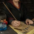 Pero s prútikom Hermiony Harry Potter
