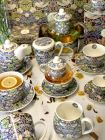 Porcelánový sudový hrnček William Morris - Strawberry Thief Blue 430 ml