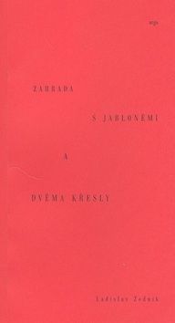 Zahrada s jabloněmi a dvěma křesly