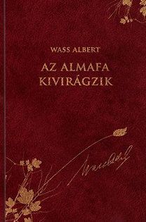 Az almafa kivirágzik
