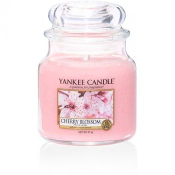 Yankee Candle sviečka stredná Cherry Blossom