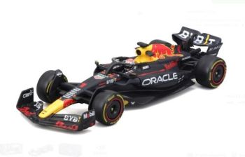 Bburago 1:24 RACE Formula F1 - Red Bull Racing RB19(2023) #11 (Sergio Peréz) -with driver