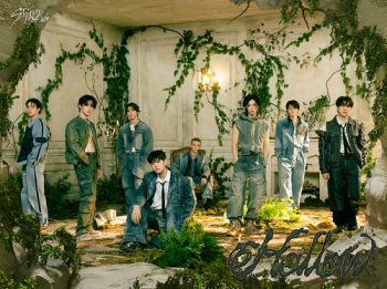 Stray Kids - Hollow (Japan Import A edition) CD