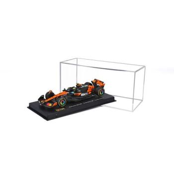 Bburago Formula 1 McLaren MCL39 č. 4 Lando Norris v dekoratívnom boxe – mierka 1:43