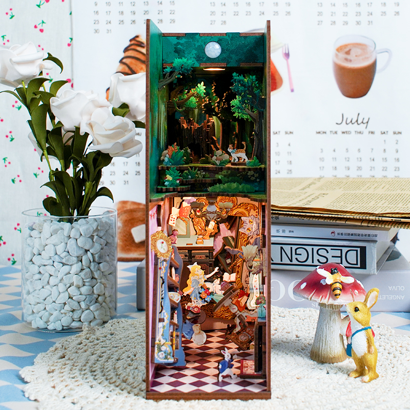 Book Nook - 3D Puzzle - Alica v krajine zázrakov