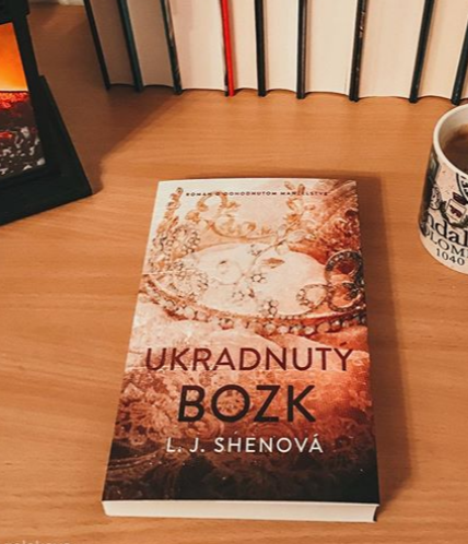 L.J. Shenová: Ukradnutý bozk