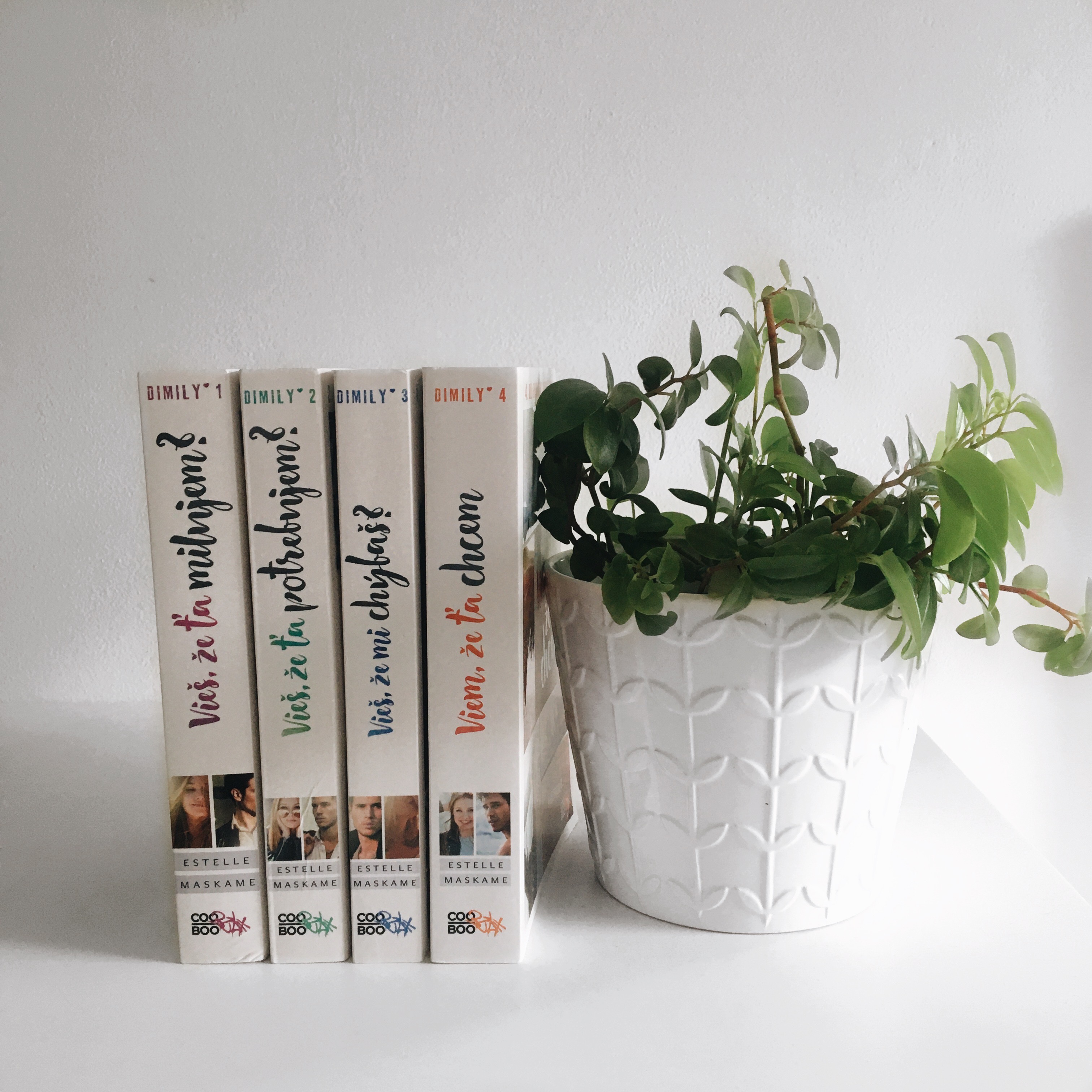 Estelle Maskame: Séria Dimily