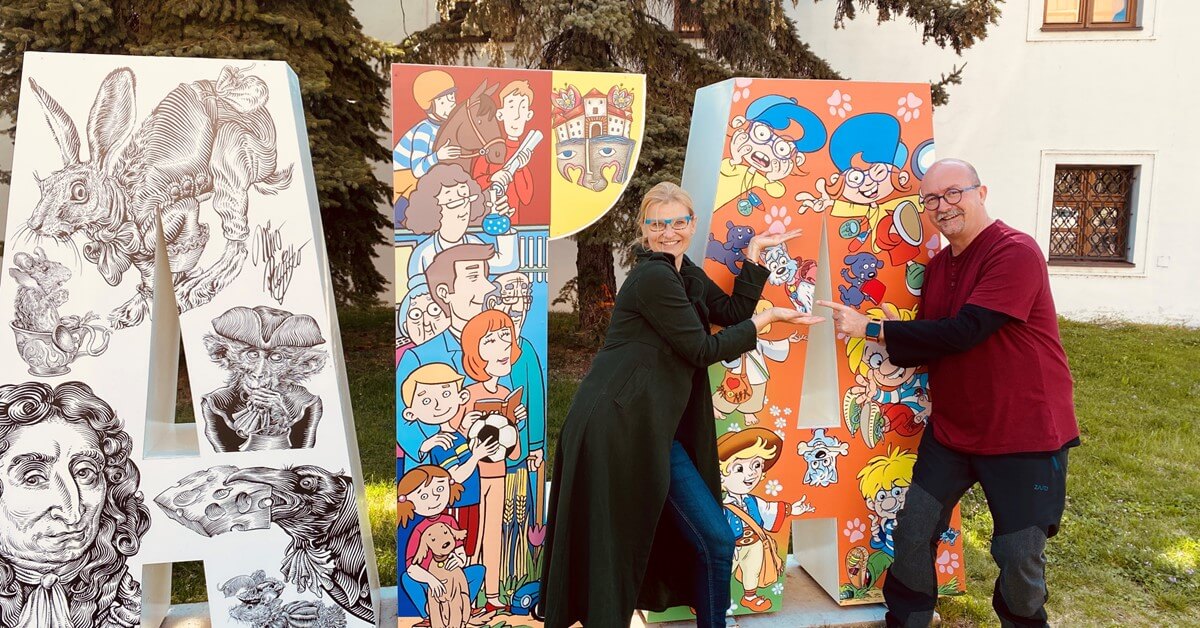 Gabriela Futová s ilustrátorom Mirom Regitkom a knižným aj komiksovým hrdinom Očkom Špehúňom