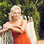 Lucinda Riley