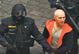 Páchateľ, či obeť?  - Jozef Roháč: Štvrťstoročie na úteku / Martin Mózer