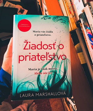 Laura Marshallová: Žiadosť o priateľstvo