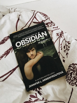 Jennifer L. Armentrout: Obsidián