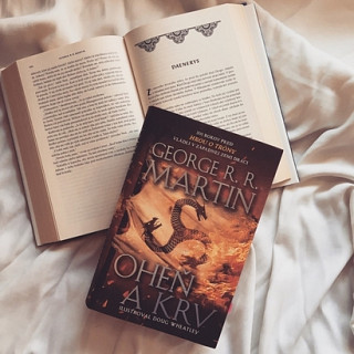 George R. R. Martin: Oheň a krv