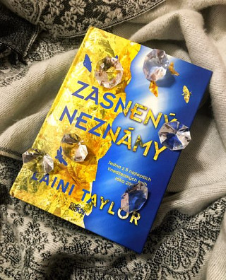 Laini Taylor: Zasnený neznámy