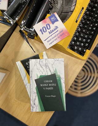 obálka knihy Chrám Matky Božej v Paríži
