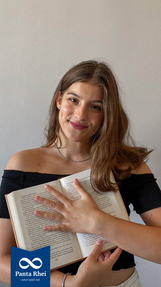 Autorka bookstagramu @adulkacitulka